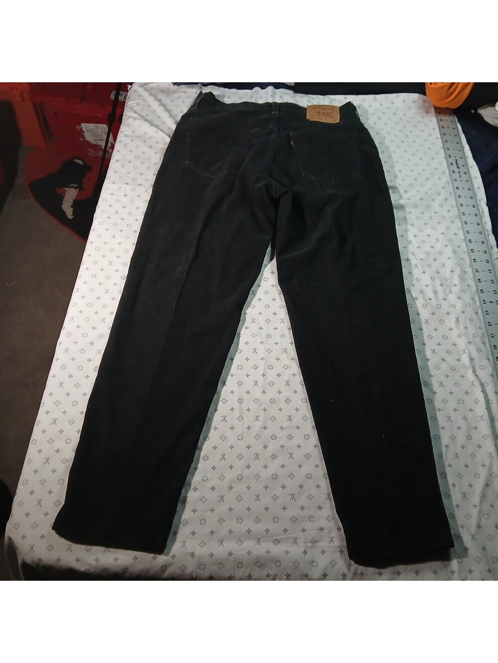 Vintage Levis 550 Black Corduroy Relaxed Fit Tapered Leg Womens 14 M Mis USA